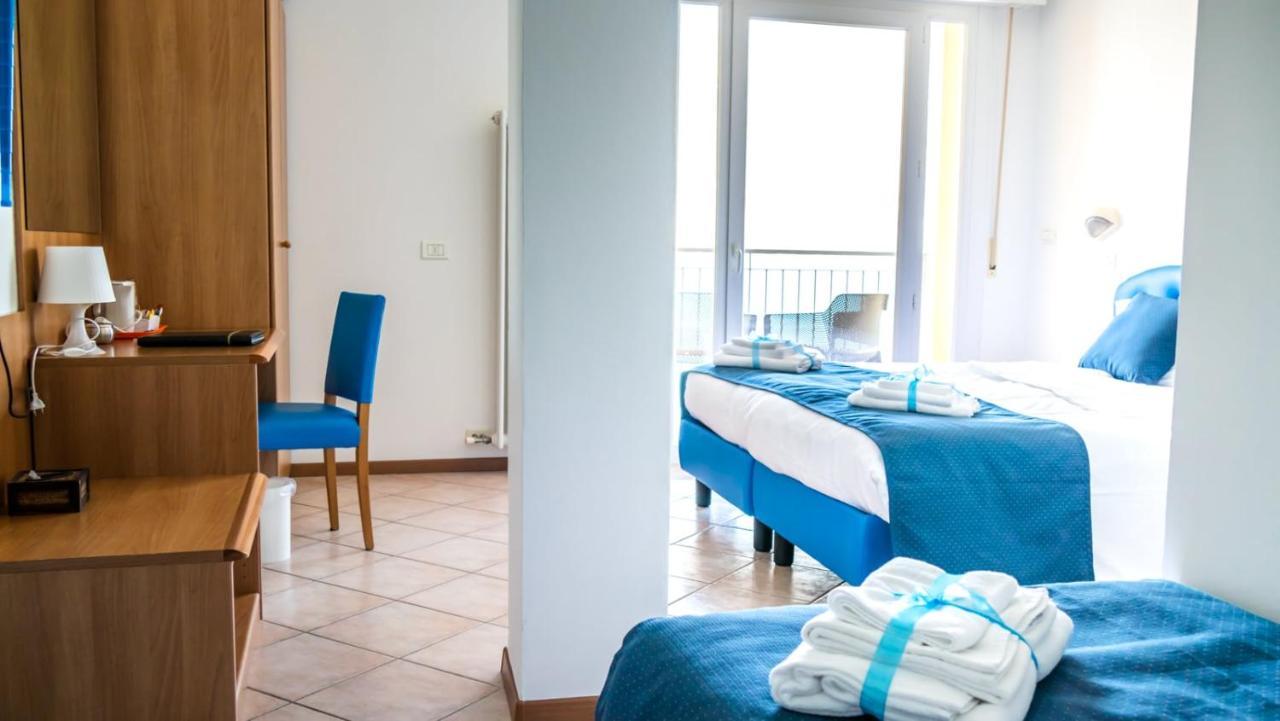 Hotel Casa Marinella Мальчезине Экстерьер фото