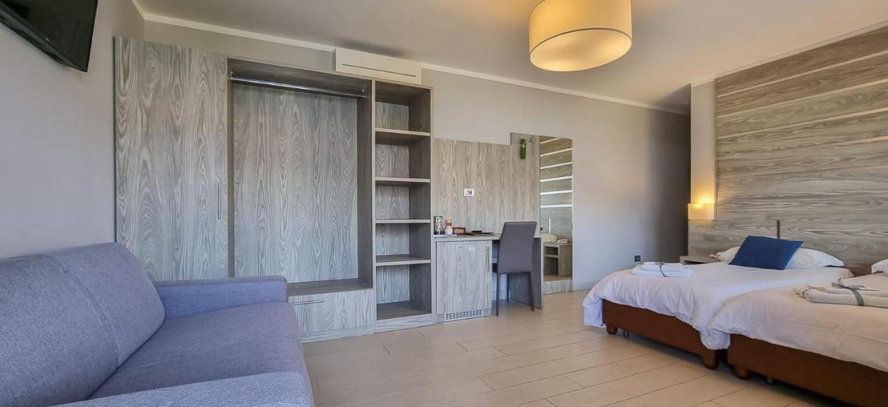 Hotel Casa Marinella Мальчезине Экстерьер фото