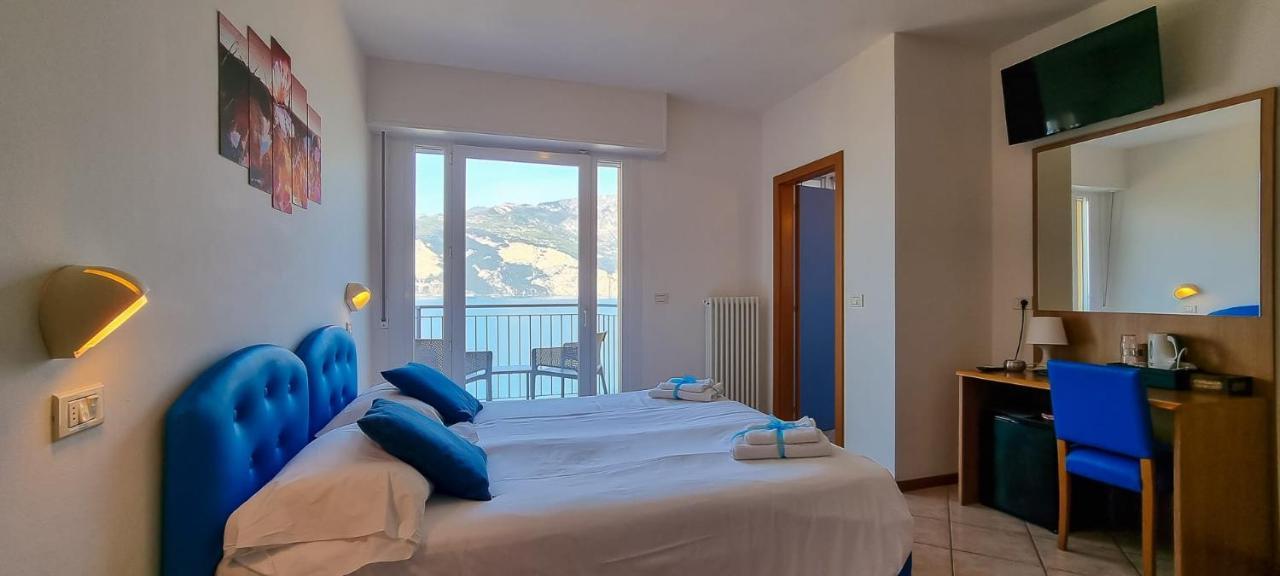 Hotel Casa Marinella Мальчезине Экстерьер фото