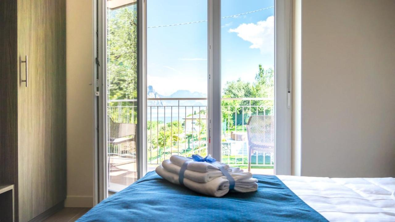Hotel Casa Marinella Мальчезине Экстерьер фото