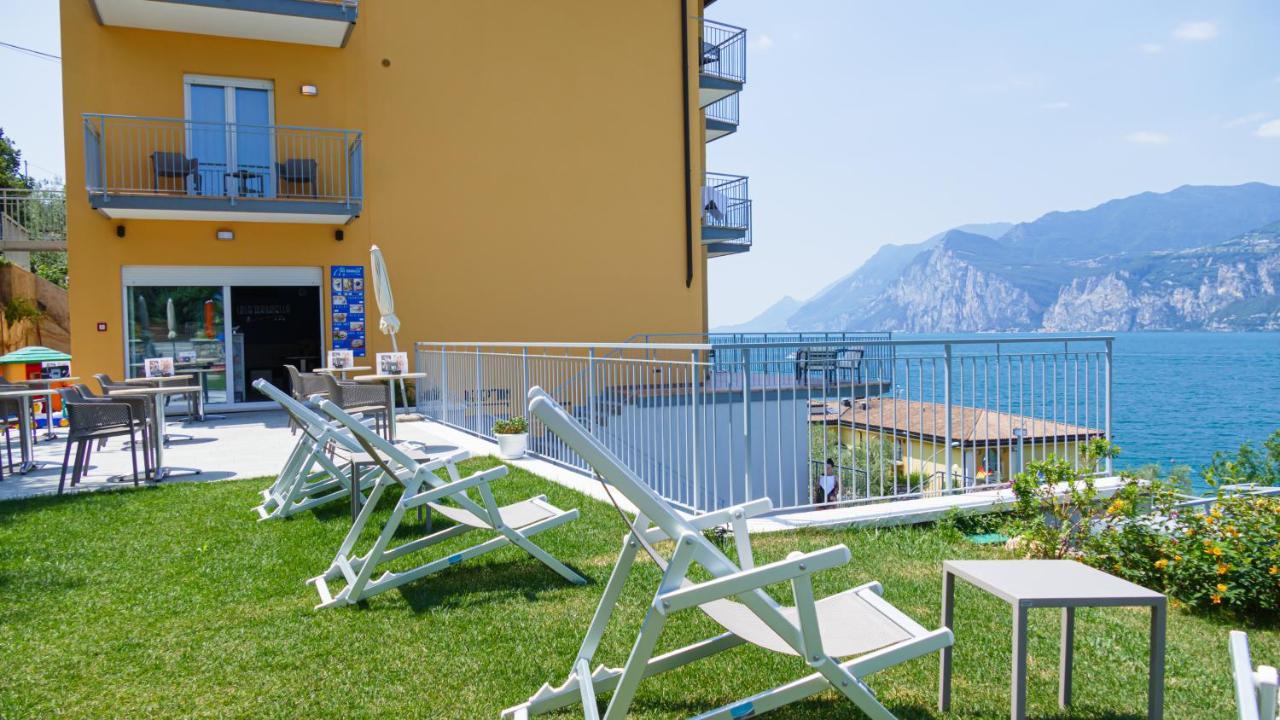 Hotel Casa Marinella Мальчезине Экстерьер фото