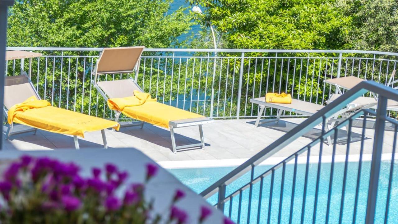 Hotel Casa Marinella Мальчезине Экстерьер фото