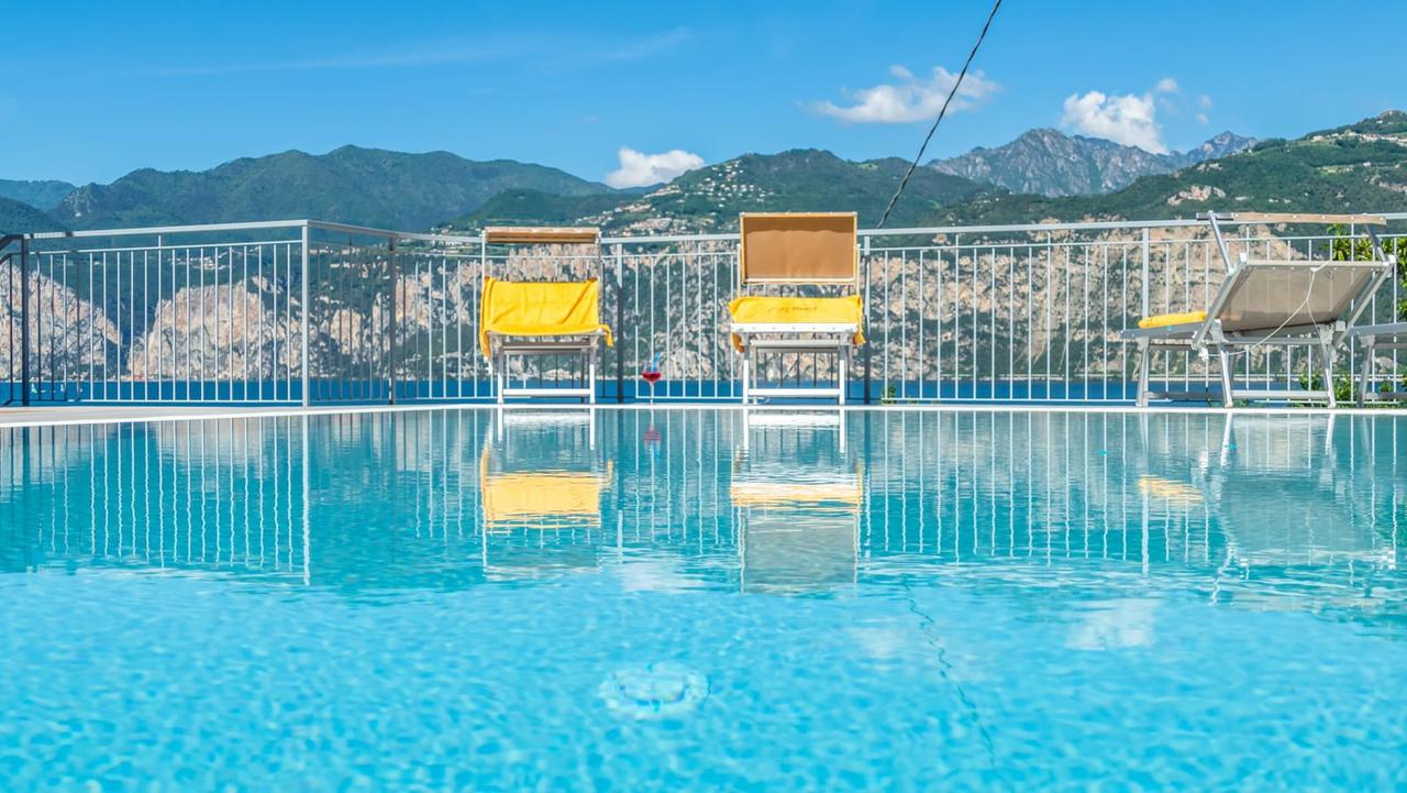 Hotel Casa Marinella Мальчезине Экстерьер фото