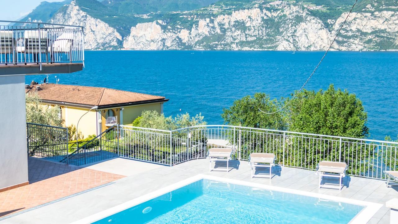 Hotel Casa Marinella Мальчезине Экстерьер фото